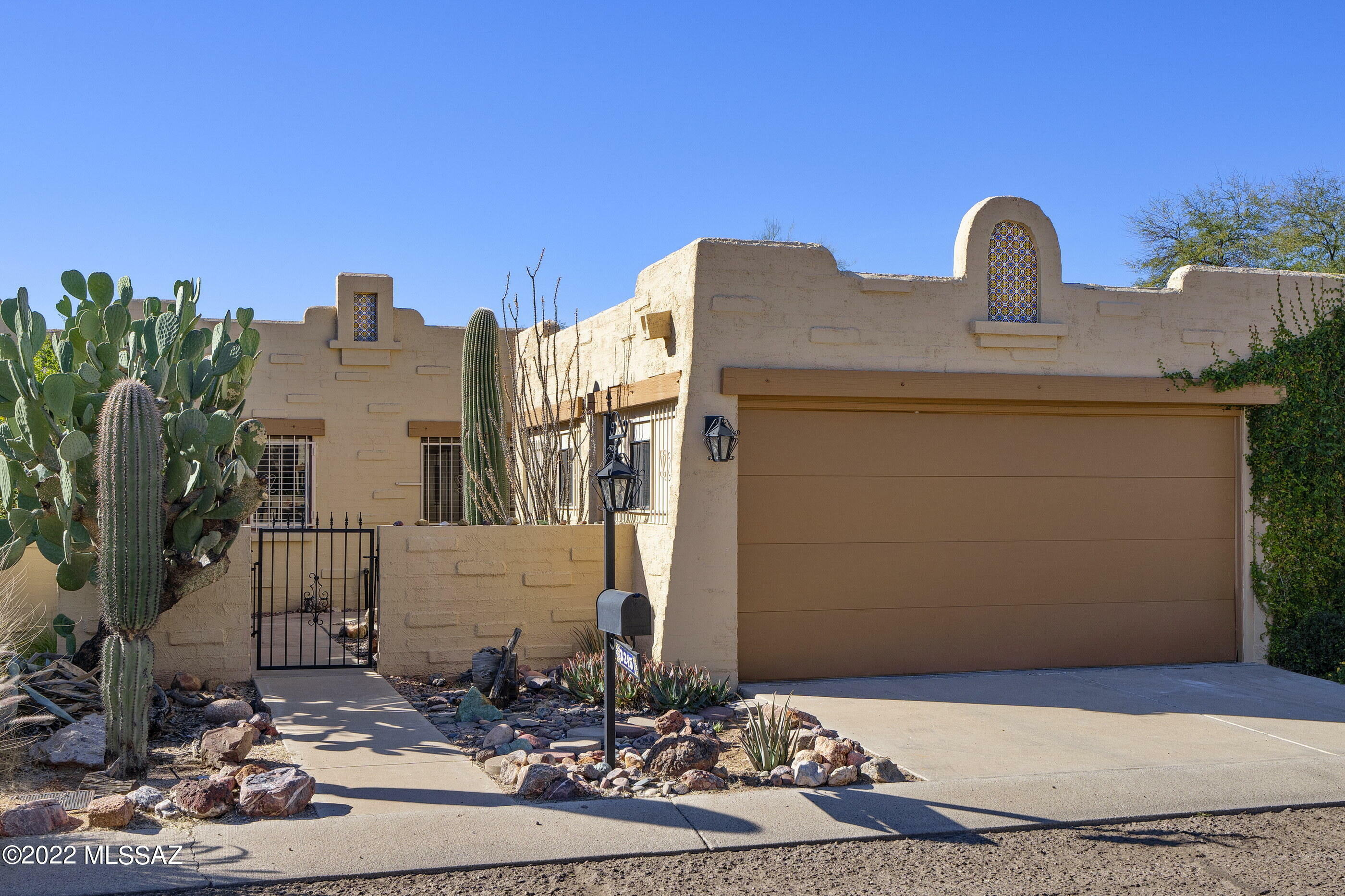 Property Photo:  3245 W Moondance Way  AZ 85741 