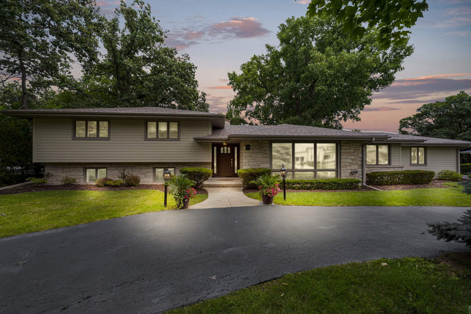 Property Photo: 29 Sheffield Lane IL 60523