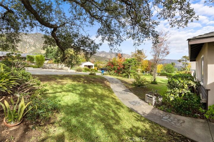 Property Photo:  370 E Laurel Avenue  CA 91024 