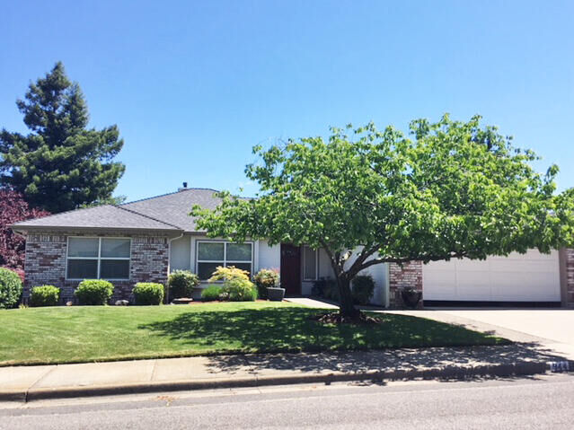 Property Photo: 944 Cypress Point Loop OR 97520