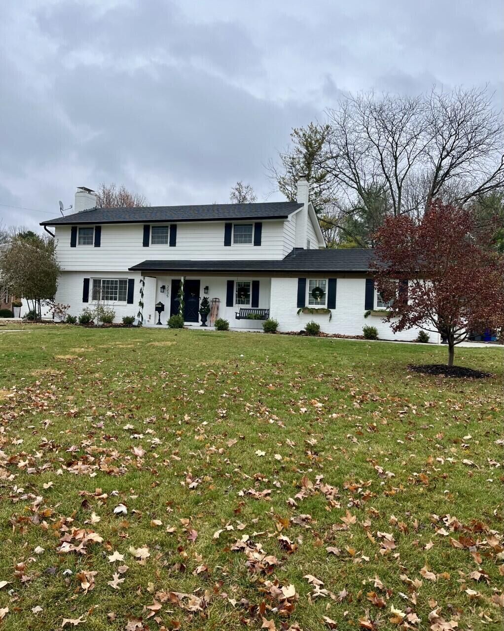 Property Photo:  2235 Hadleigh Road  OH 43220 