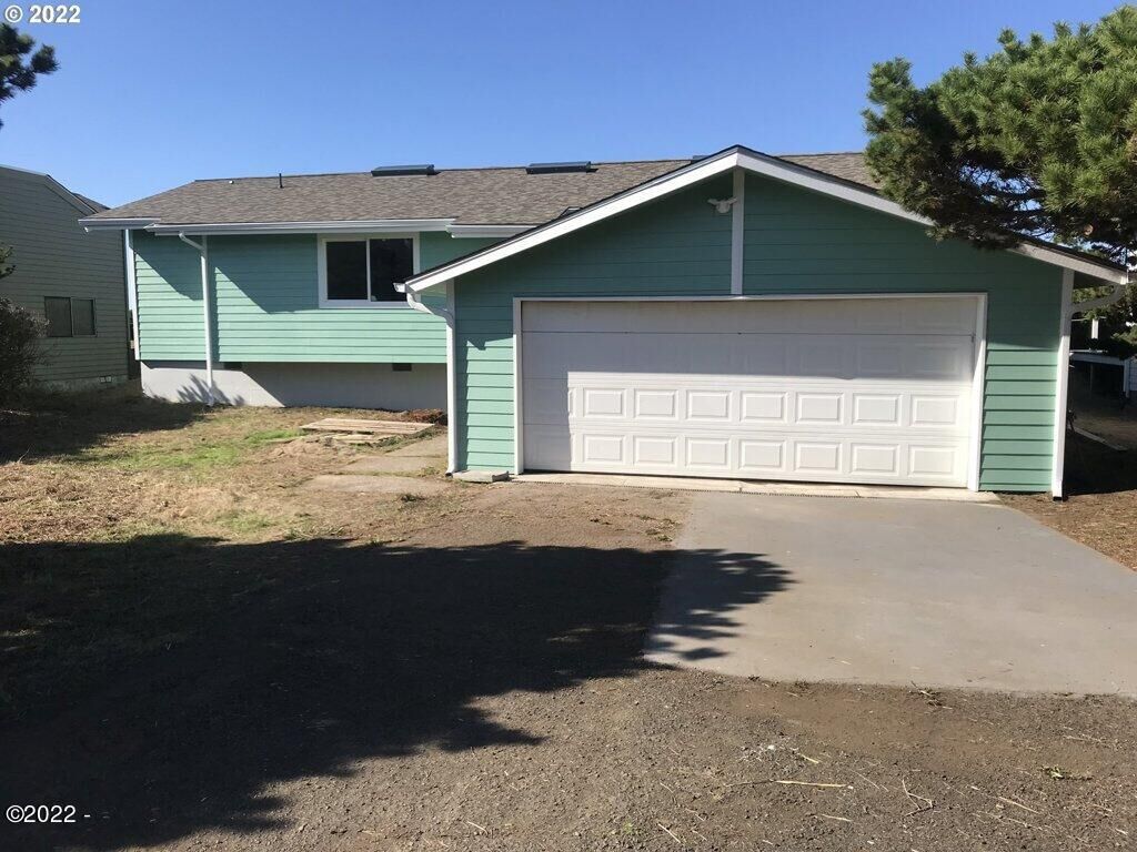 Property Photo:  3004 NW Oceania Drive  OR 97394