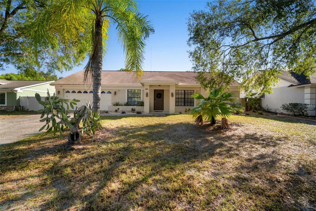 Property Photo:  10422 Deepbrook Drive  FL 33569 