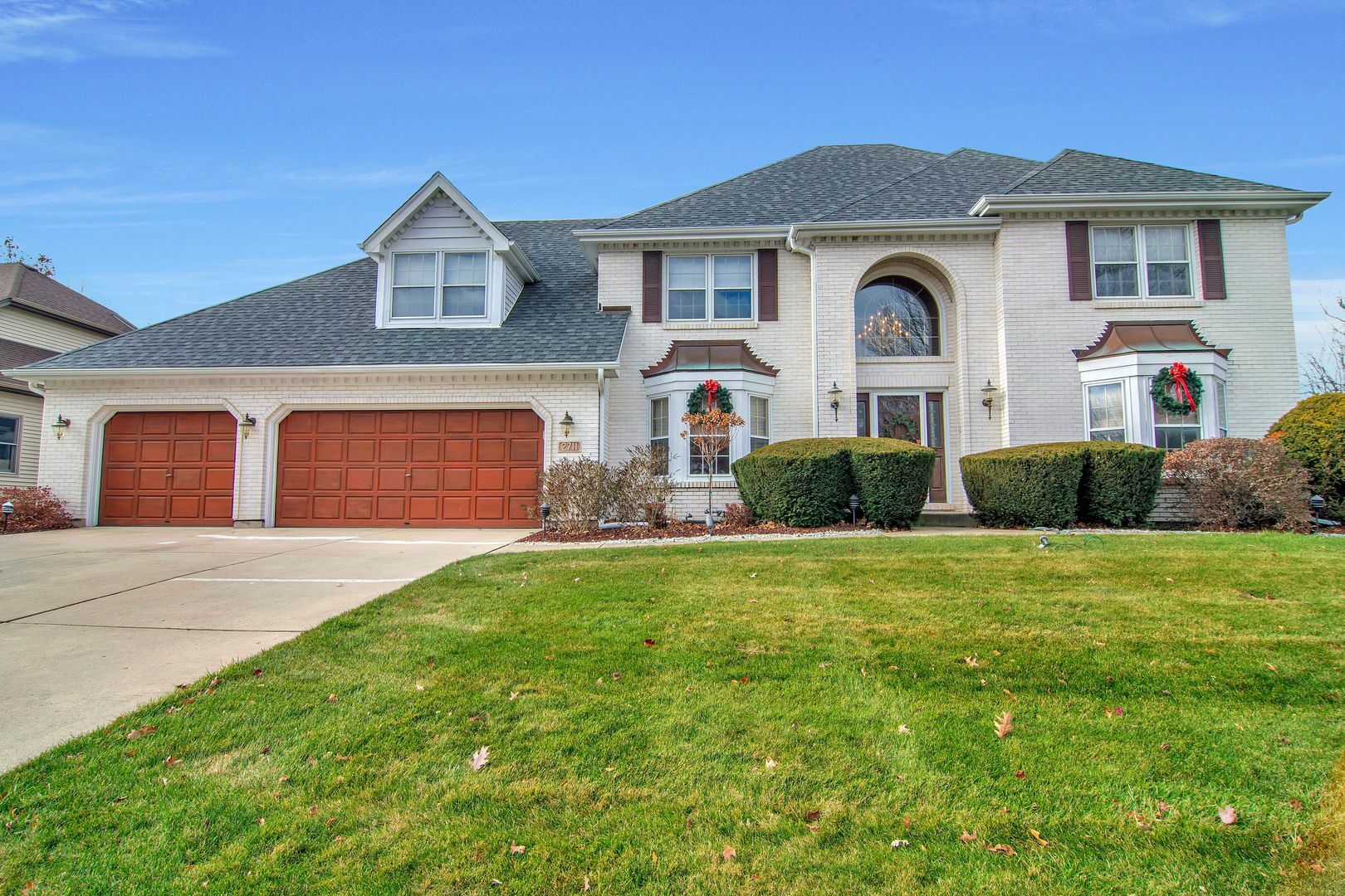 Property Photo: 2711 Wolf River Court IL 60565