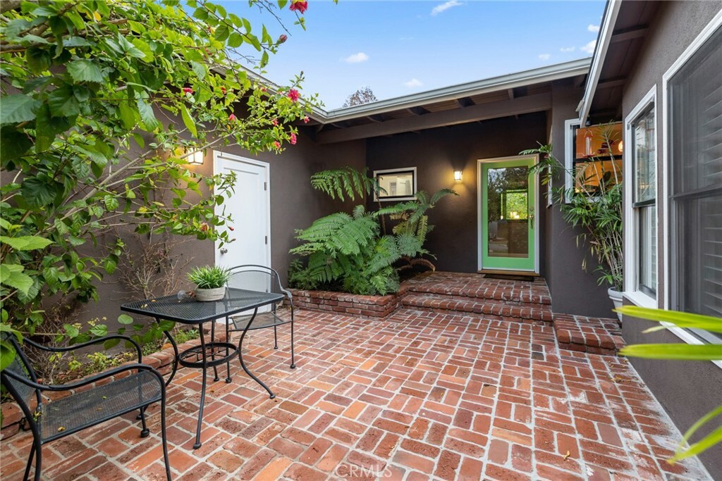 Property Photo: 1524 Sylvia Lane CA 92660