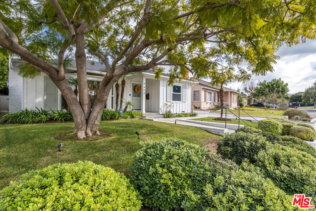 Property Photo: 7404 Kentwood Avenue CA 90045