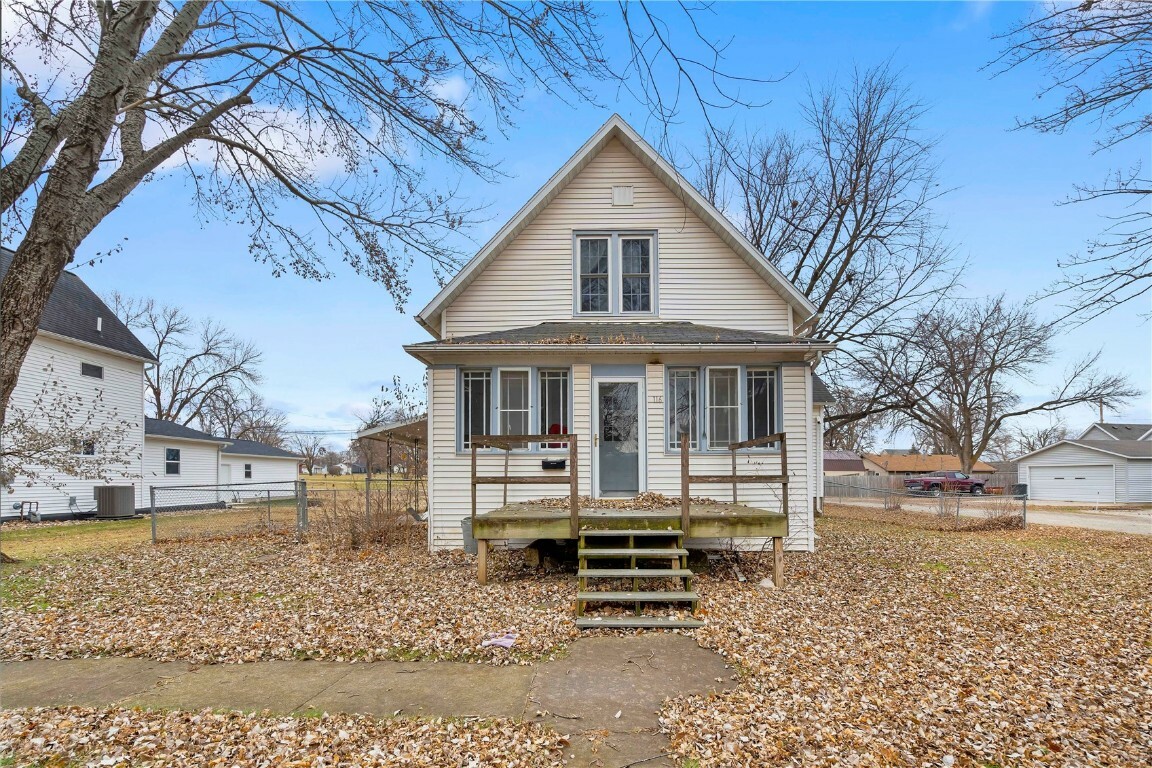 Property Photo:  116 Levering St  IA 50675 