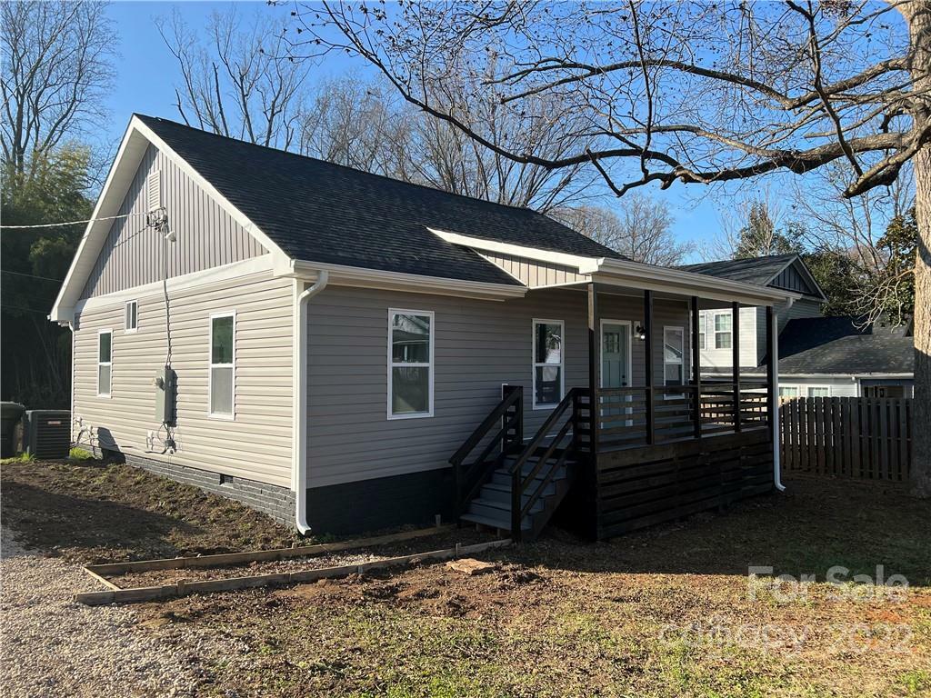 Property Photo: 1207 Main Street NC 28098