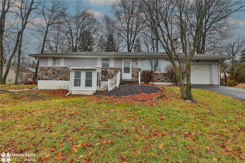 Property Photo:  104 Long Street  PA 18013 