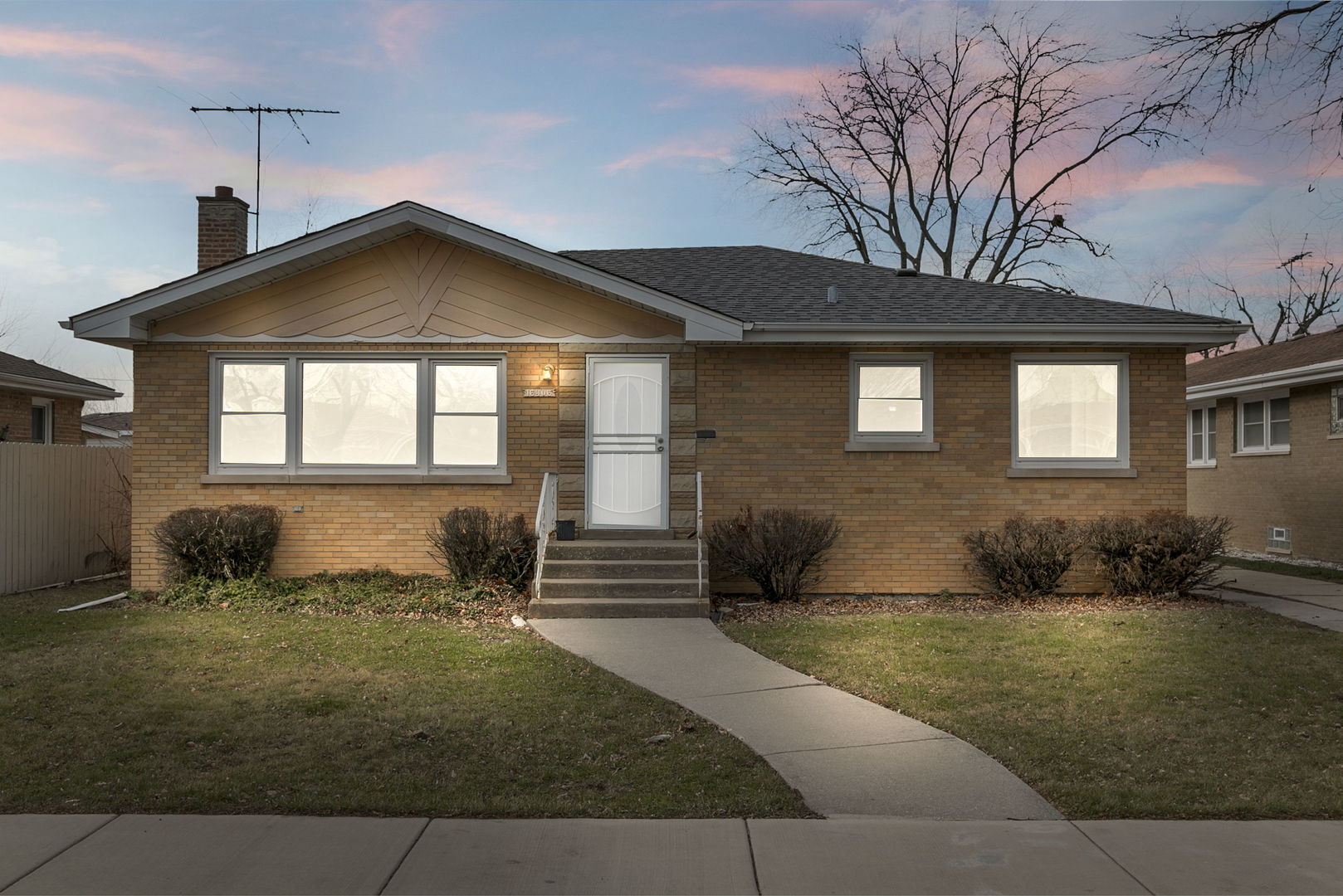 Property Photo:  16306 Dobson Avenue  IL 60473 