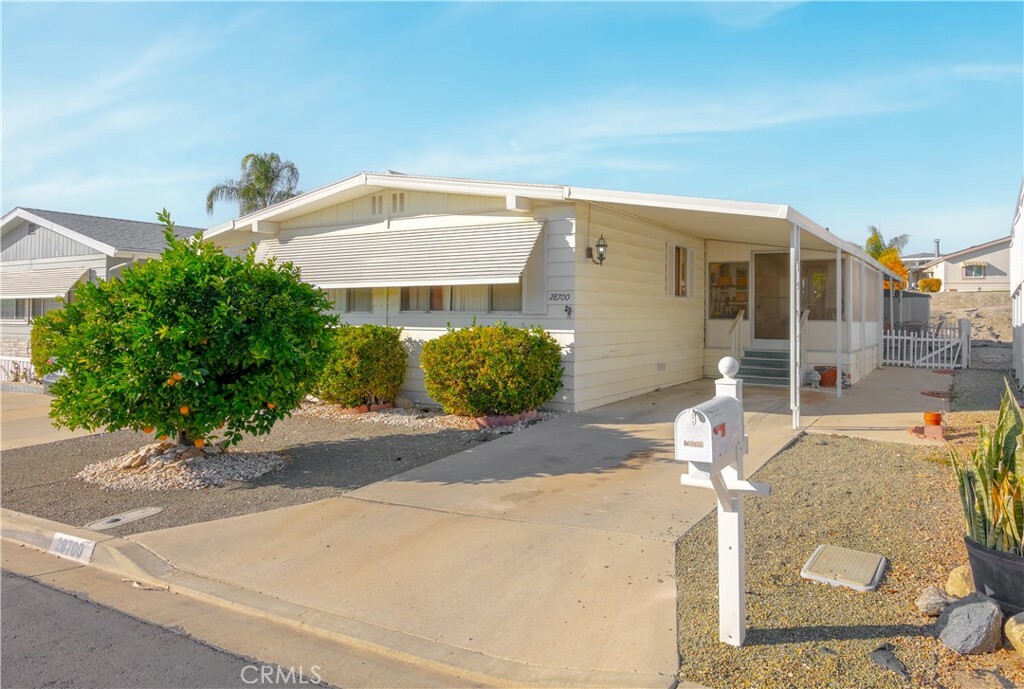 Property Photo:  28700 Via El Avion  CA 92563 