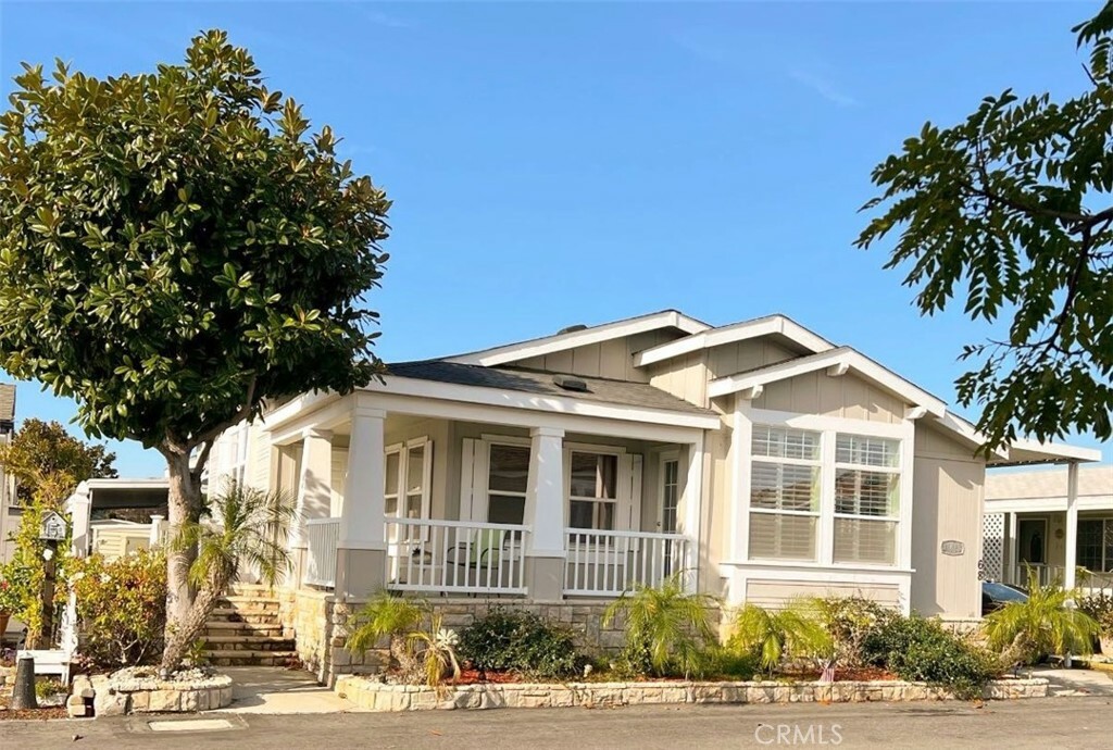 Property Photo:  16431 Poipu Ln  CA 92649 