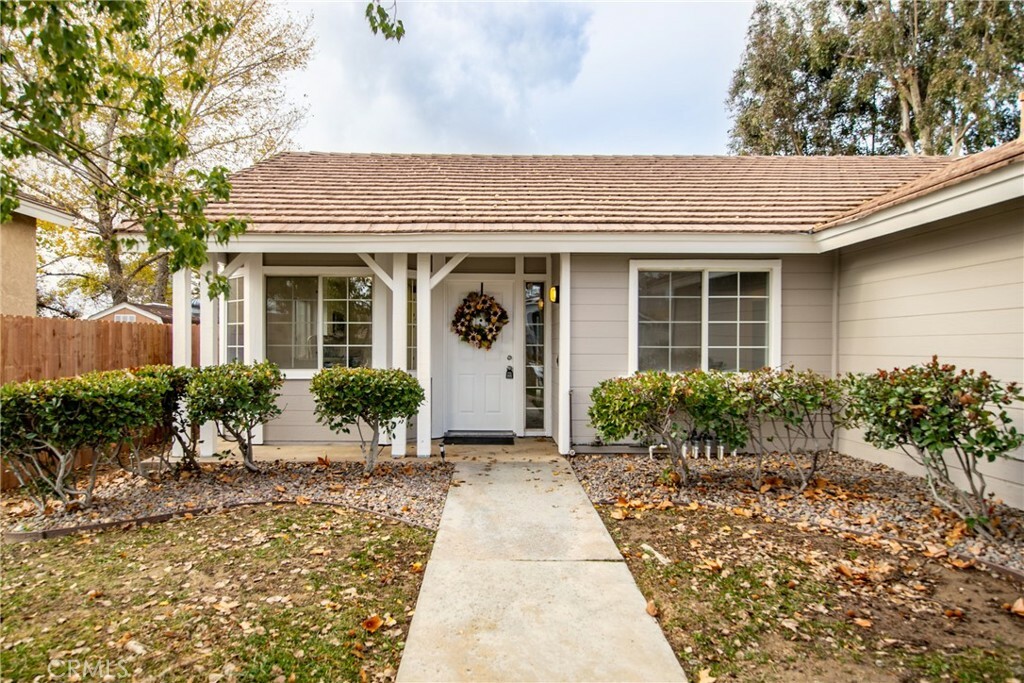 Property Photo:  1043 Juniper Place  CA 92220 