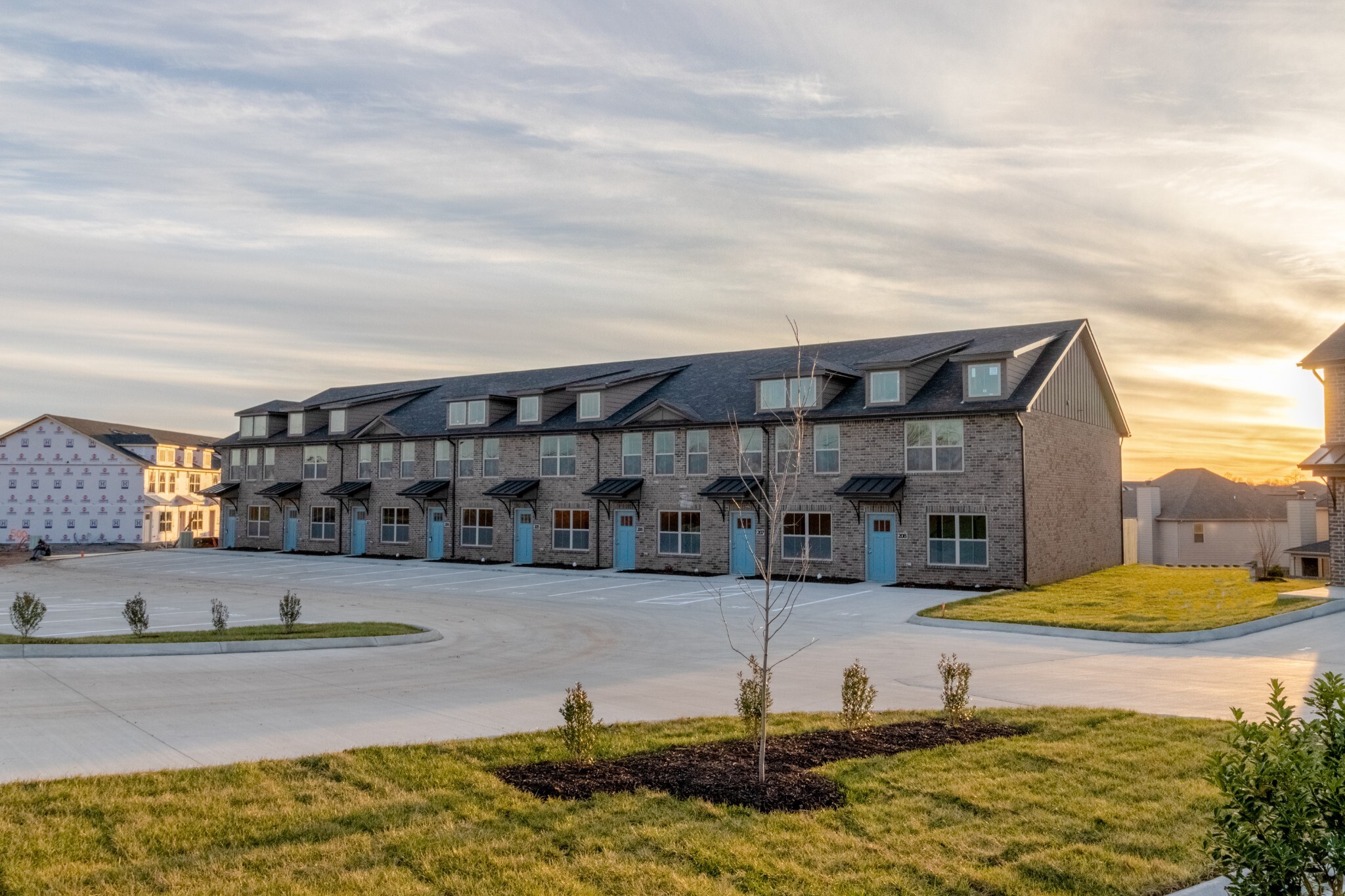 Property Photo: 1000 Henry Place Blvd 903 TN 37042