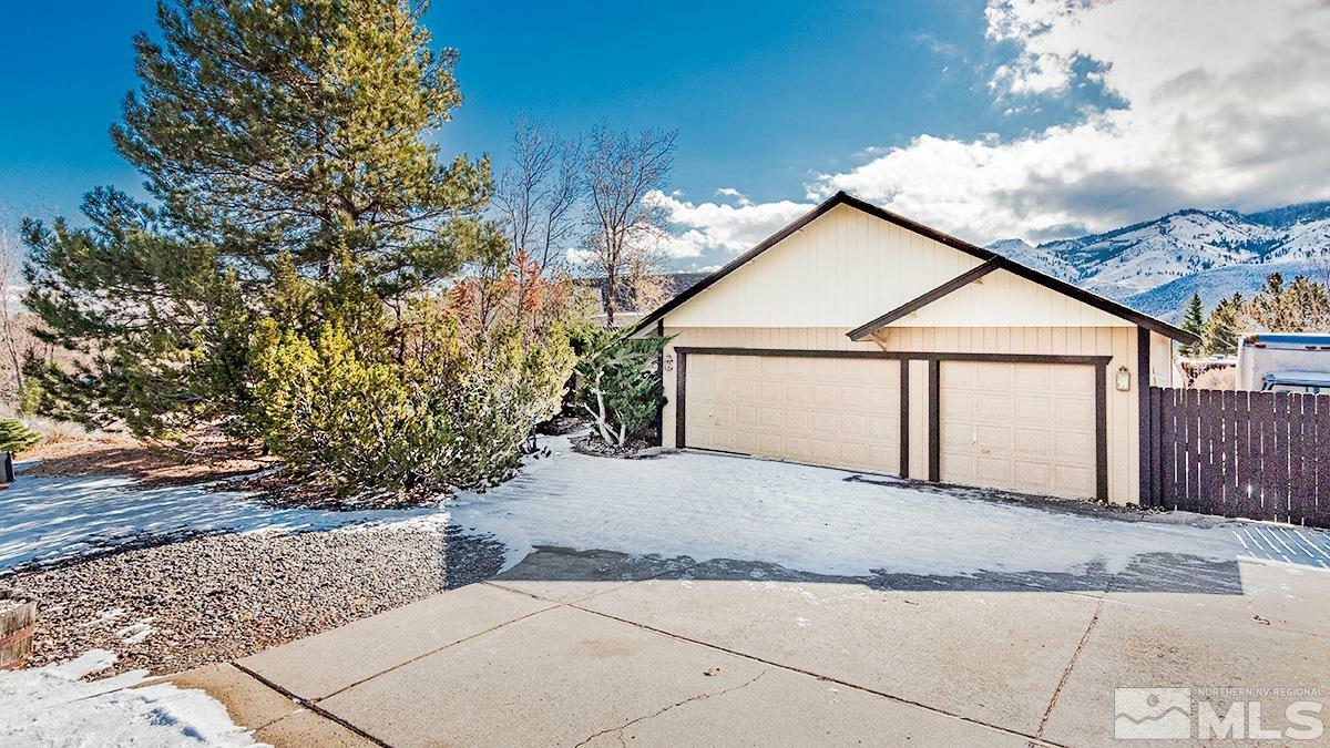 Property Photo: 420 Mogul Mountain Dr NV 89523
