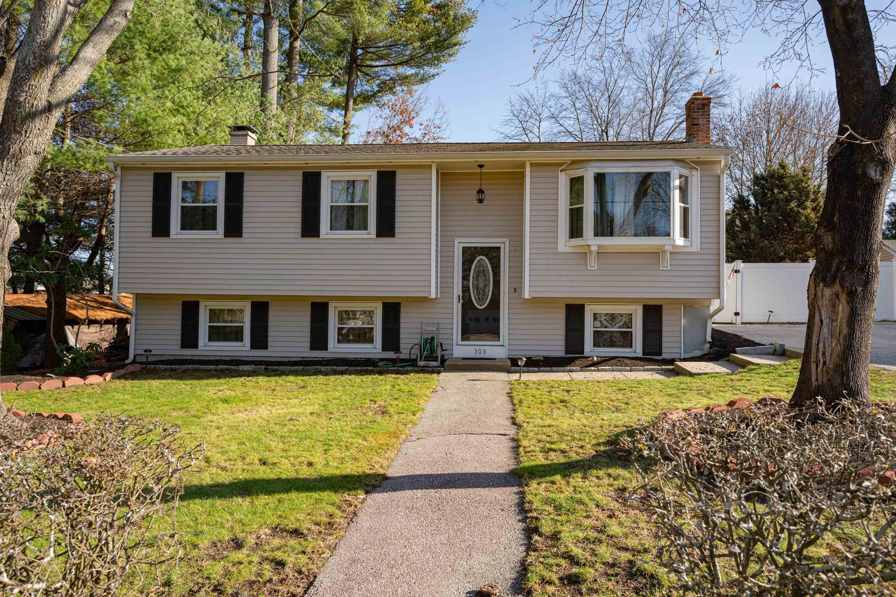 Property Photo:  305 Pennsylvania Avenue  NH 03104 