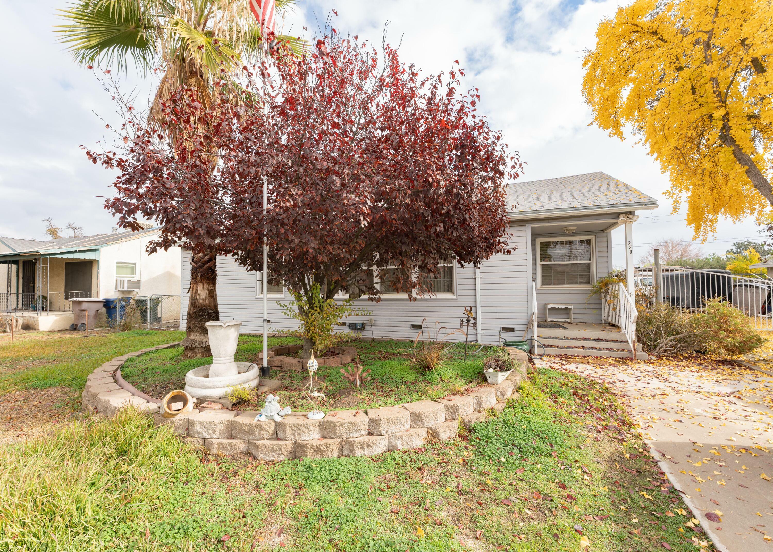 Property Photo:  230 N California Street  CA 93274 