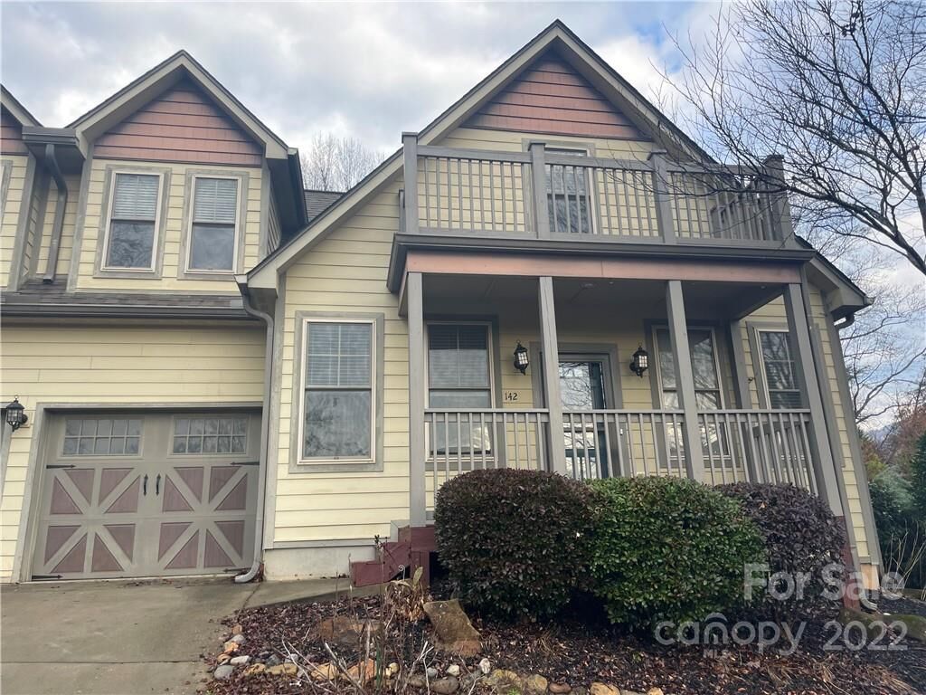 Property Photo: 142 Stillcountry Circle SC 29690