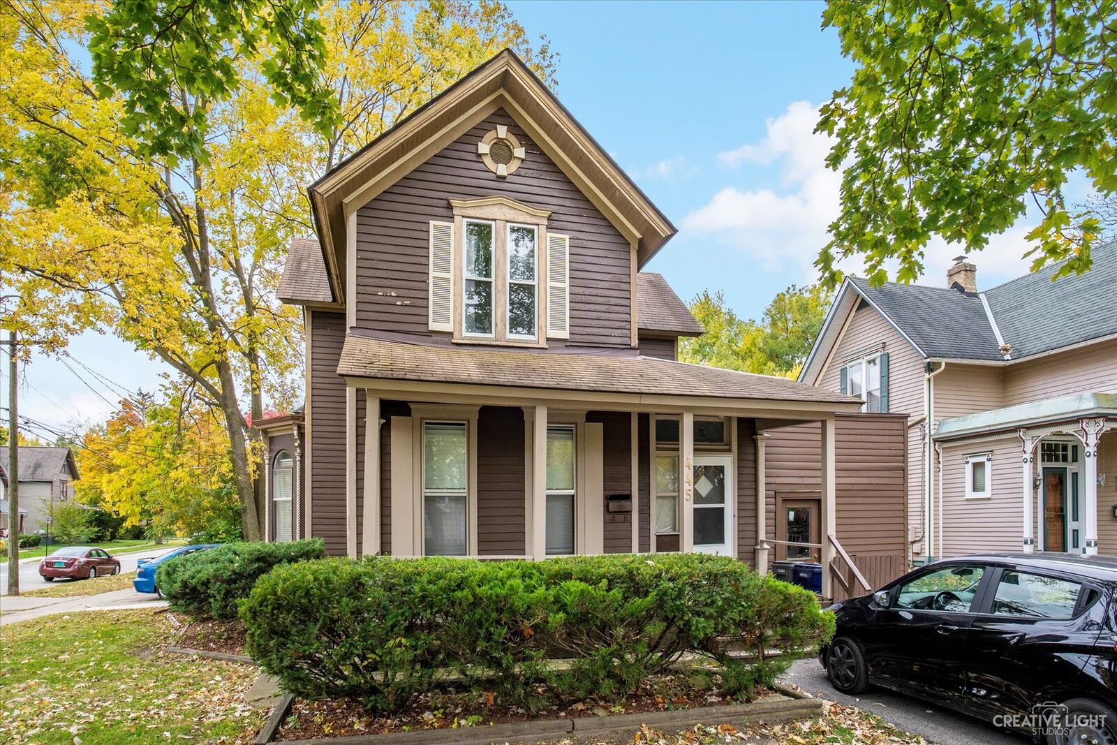 Property Photo:  445 Division Street  IL 60120 