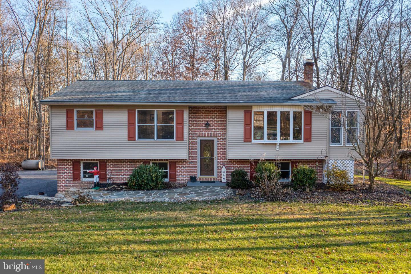 Property Photo: 845 Forest Road PA 17517