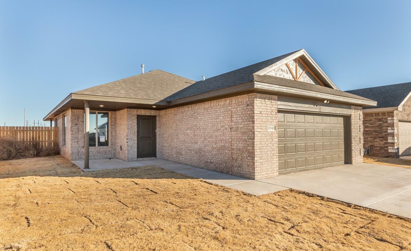 Property Photo:  6940 12th  TX 79416 