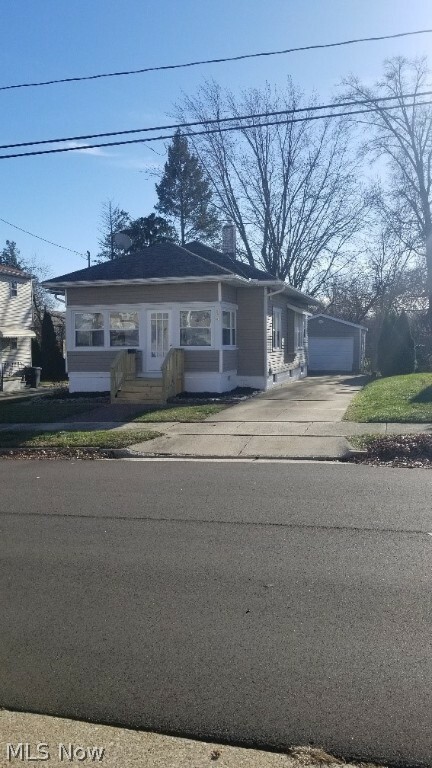 Property Photo: 34 E Ralston Avenue OH 44301