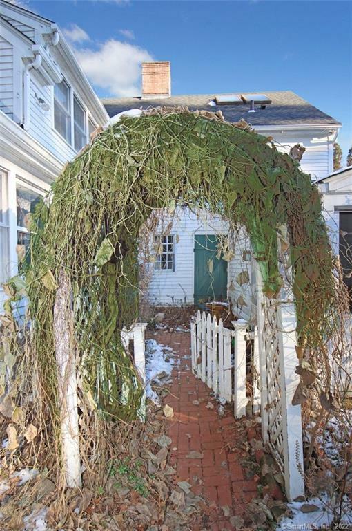 Property Photo:  117 Upper State Street  CT 06473 