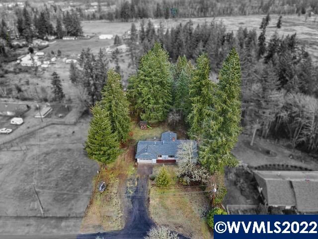 Property Photo: 48989 Kingwood Av OR 97360