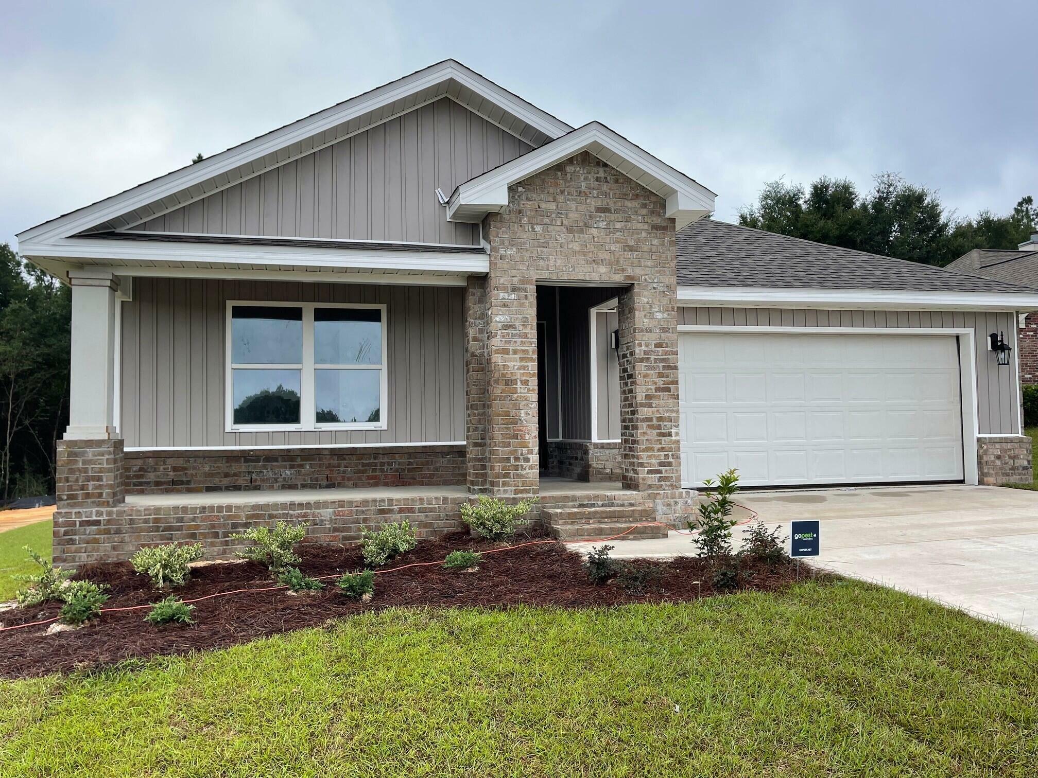 Property Photo: 5445 Jenee Court FL 32539