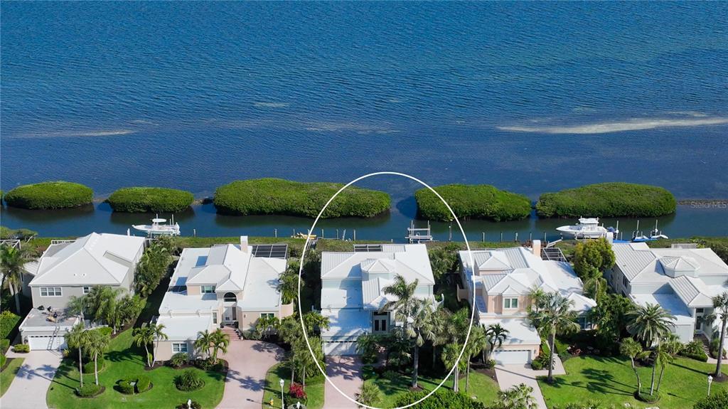 Property Photo: 3482 Mistletoe Lane FL 34228