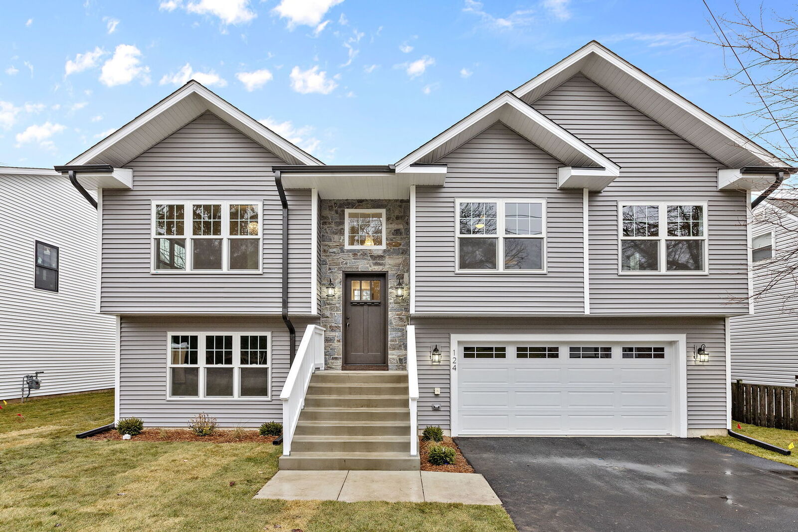 Property Photo: 37 Eastwood Avenue IL 60010