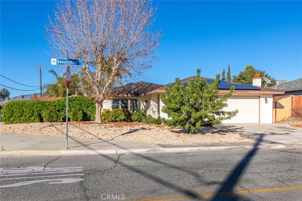 Property Photo:  2510 E Devonshire Avenue  CA 92544 