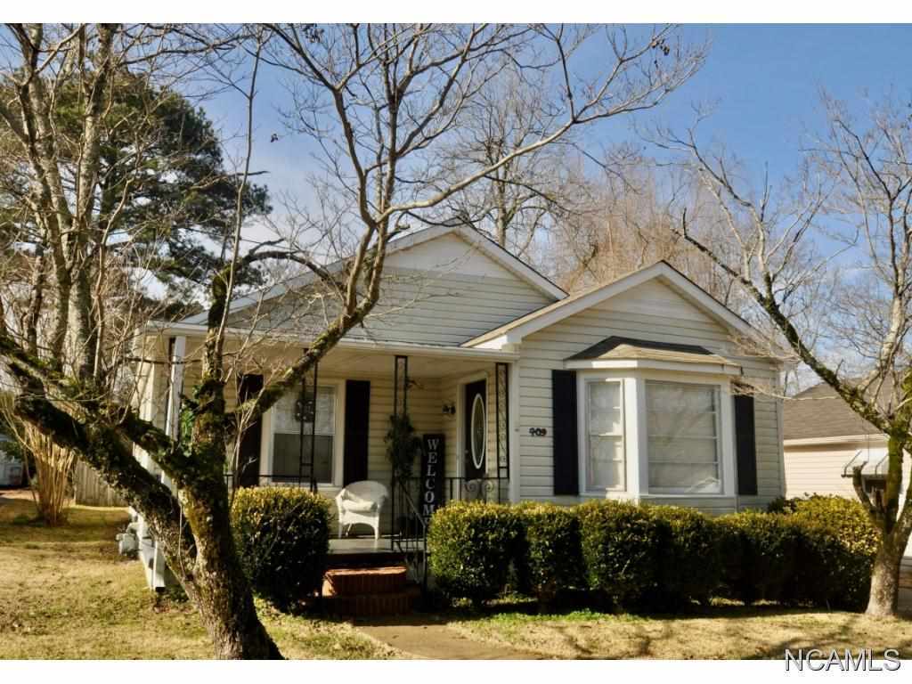 Property Photo: 409 NE Hoeppner Ln AL 35055