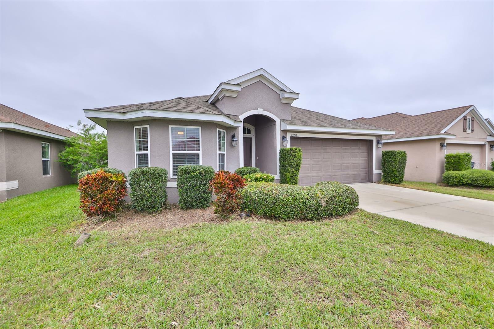 Property Photo:  10918 Standing Stone Drive  FL 33598 