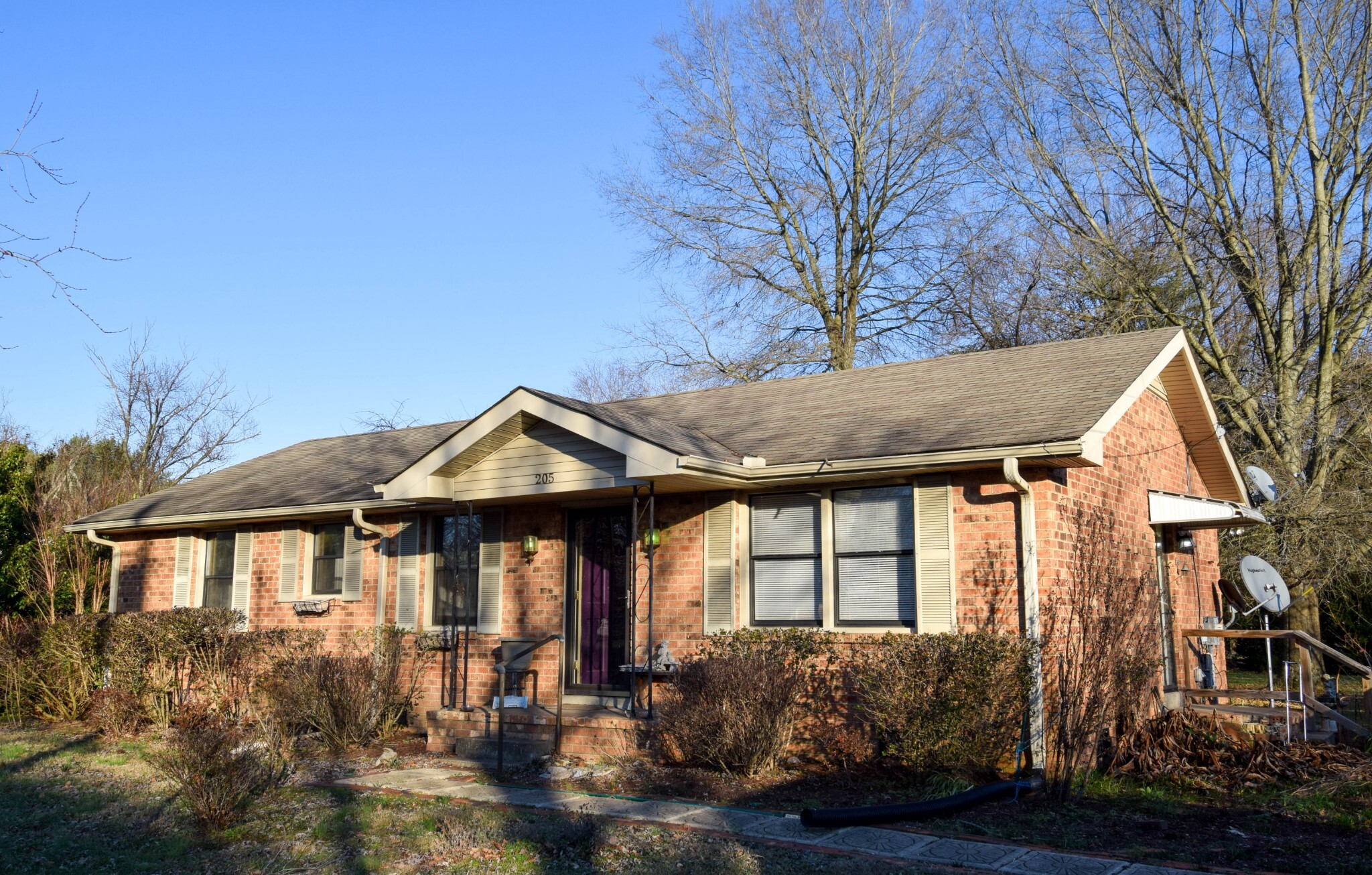Property Photo:  205 Airport Rd  TN 37148 