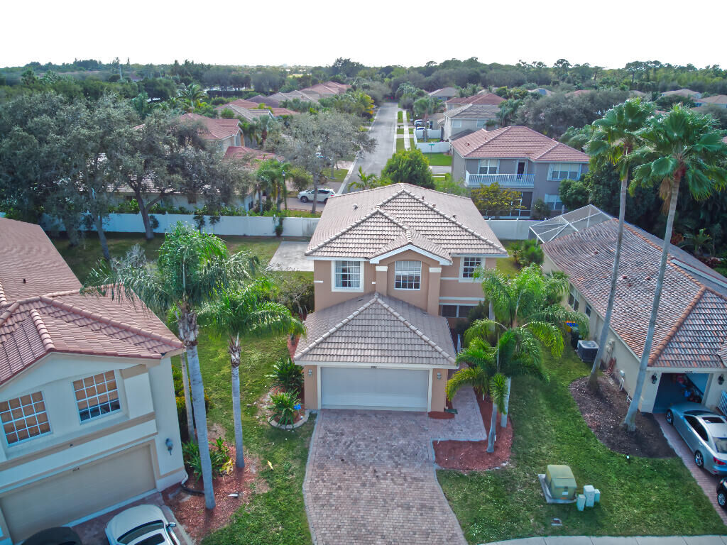 Property Photo:  5012 Solar Point Drive  FL 33463 
