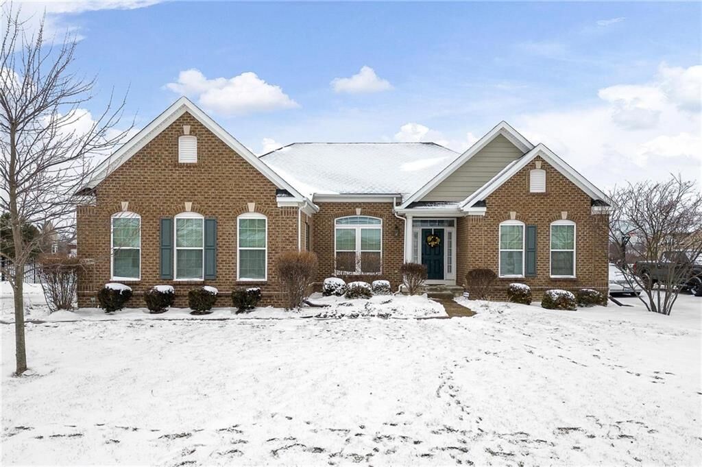 Property Photo: 325 Beck Drive OH 45458