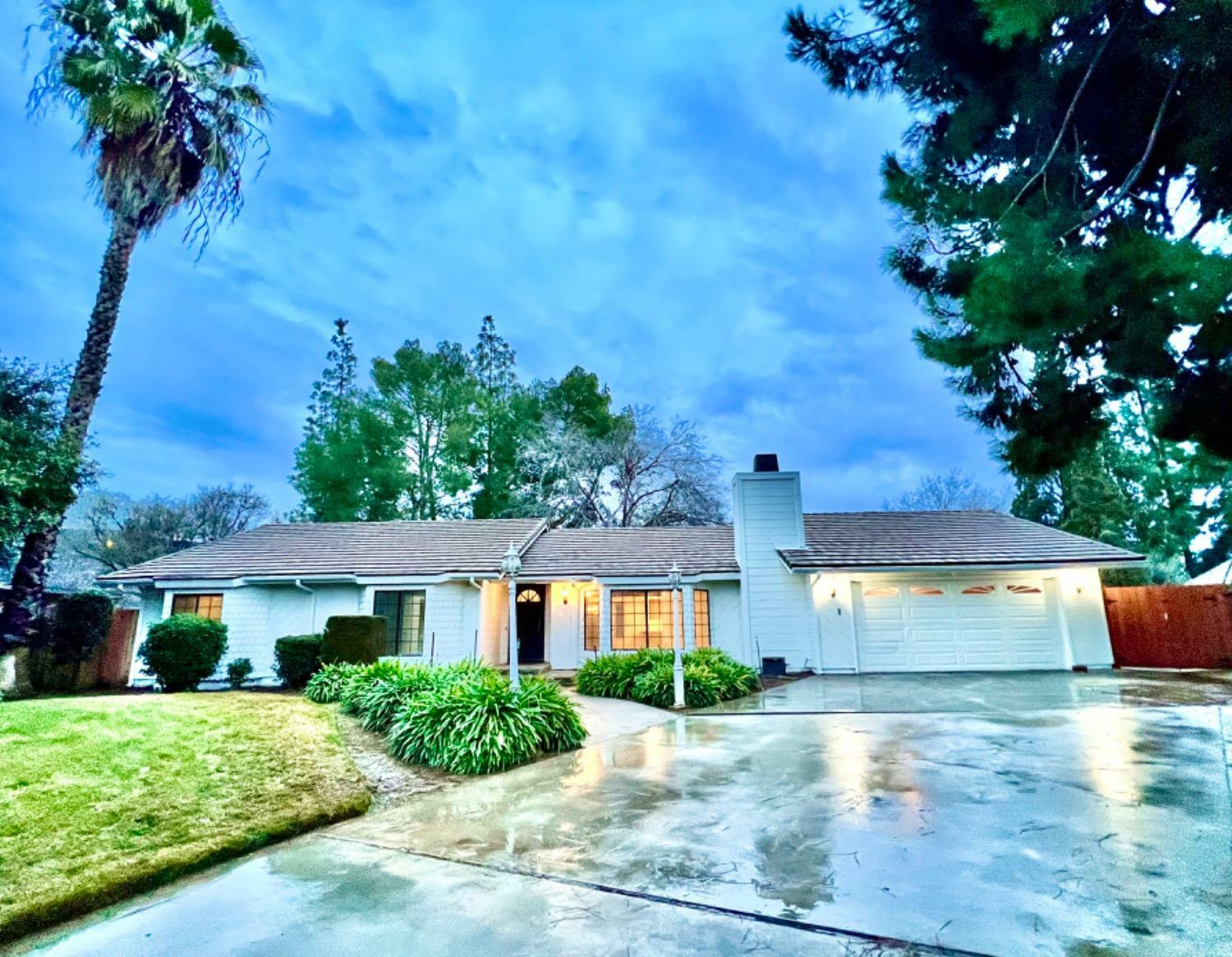 Property Photo:  8364 N Calaveras St Street  CA 93711 