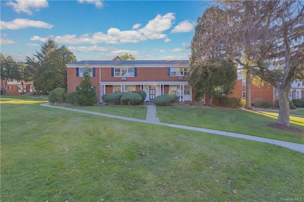 Property Photo:  44 Bon Aire Circle 1916  NY 10901 