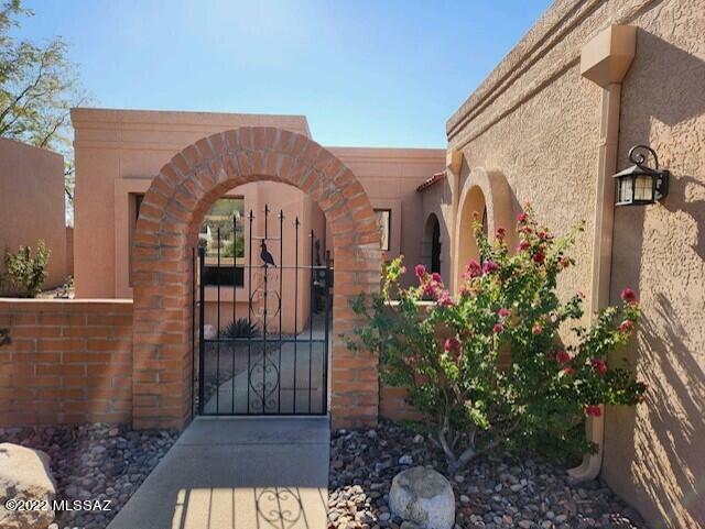 Property Photo:  6840 E Loma Del Bribon  AZ 85750 