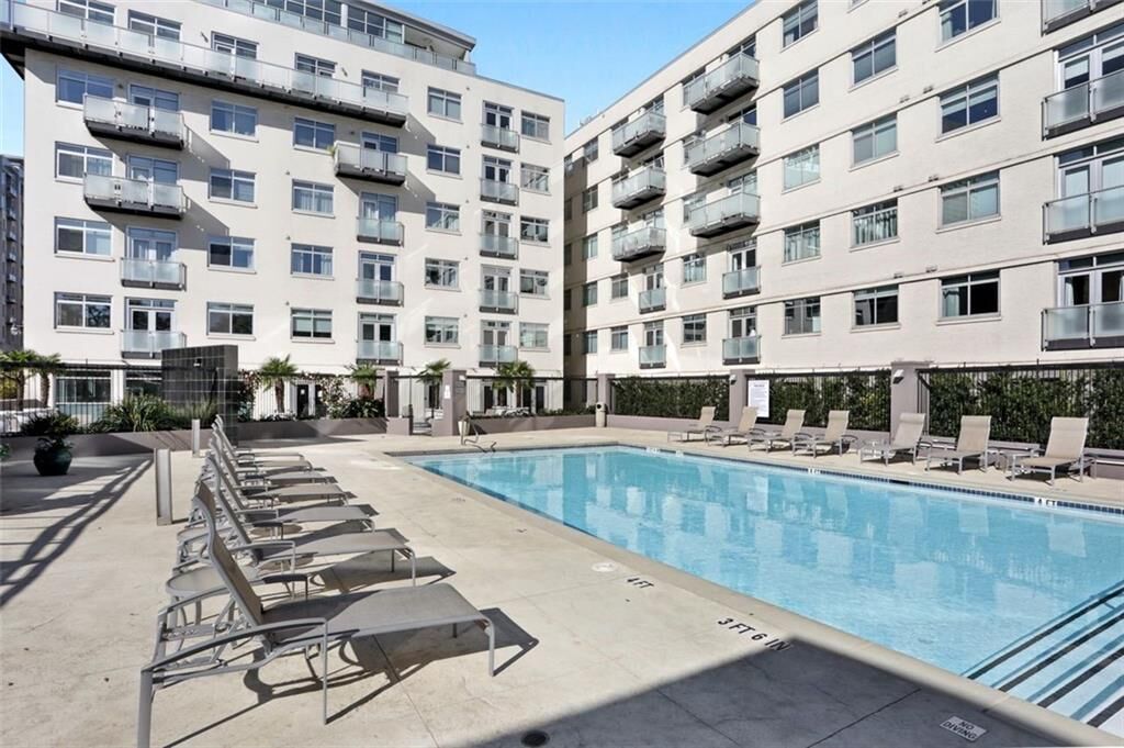Property Photo: 805 Peachtree Street NE 304 GA 30308