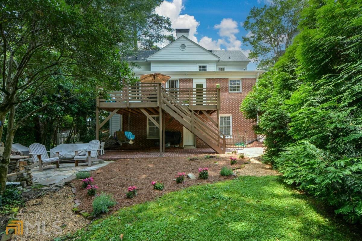 Property Photo:  565 E Wesley Road NE  GA 30305 