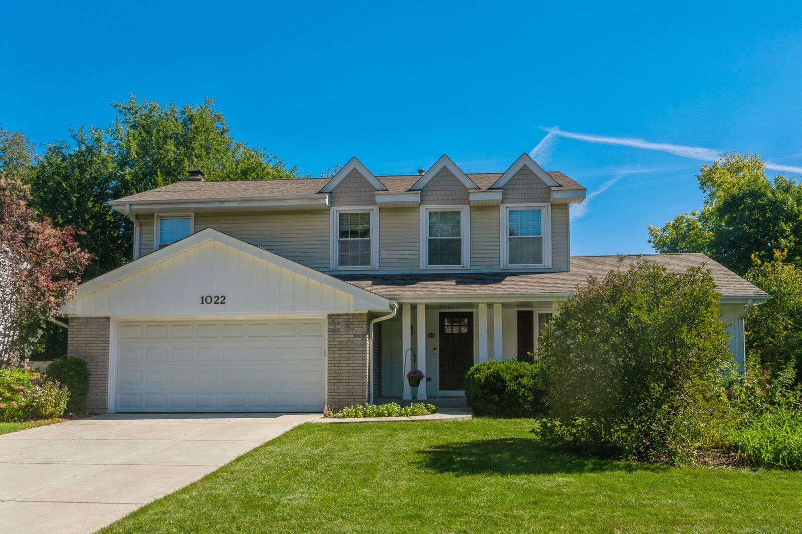 Property Photo:  1022 Mayfair Drive  IL 60048 
