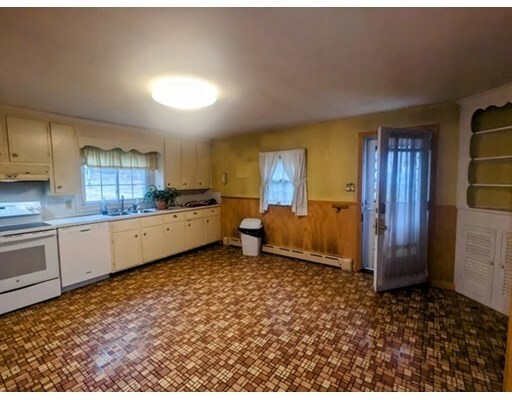 Property Photo:  6 Lakeview Dr  MA 01507 