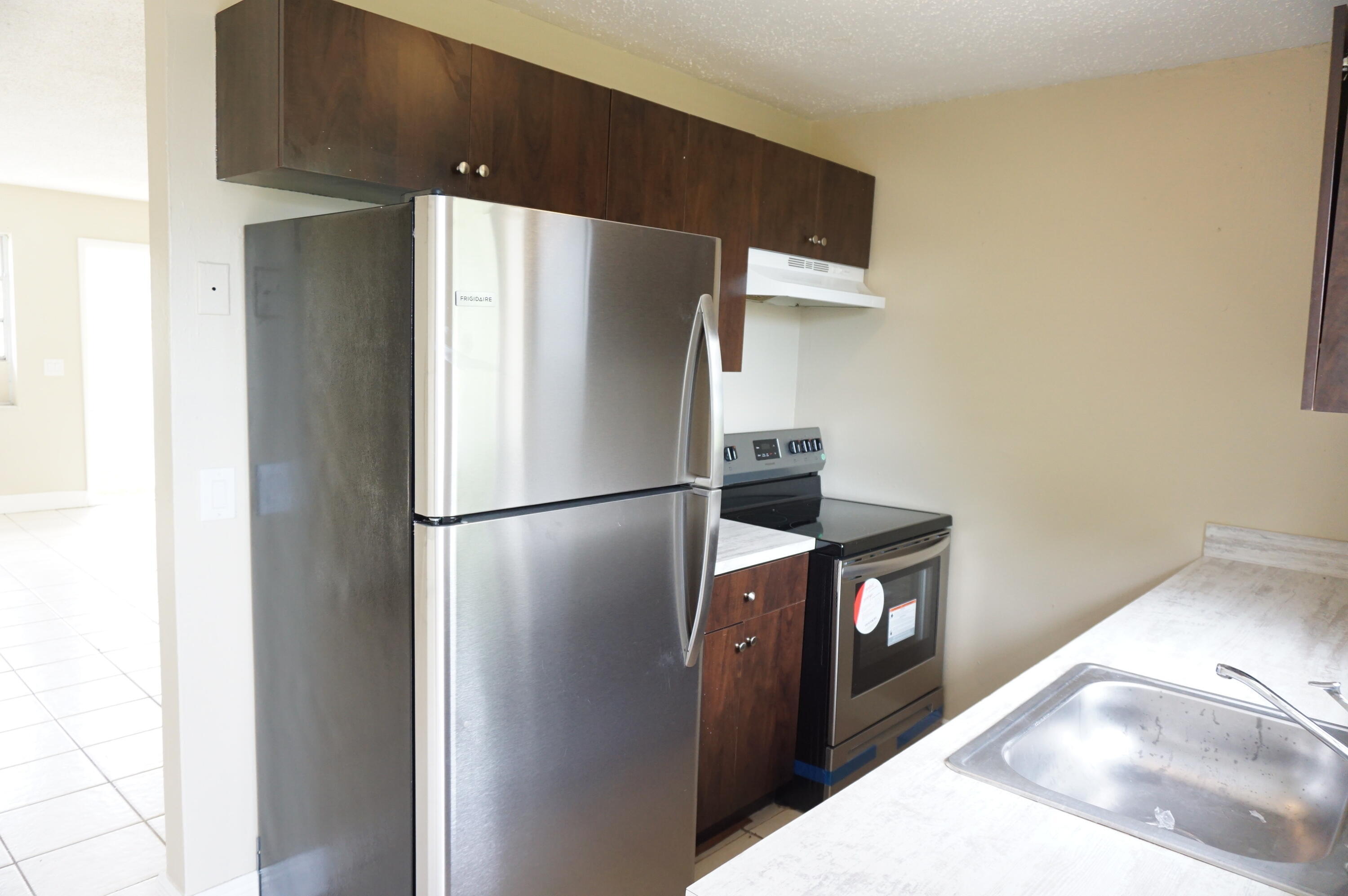 Property Photo:  1601 W 37th Street 3  FL 33404 