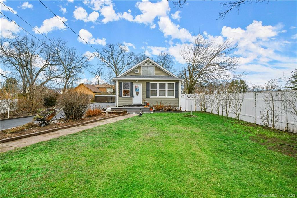 Property Photo: 211 Larrabee Street CT 06108