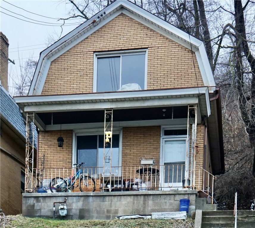 Property Photo:  921 Island Ave  PA 15136 