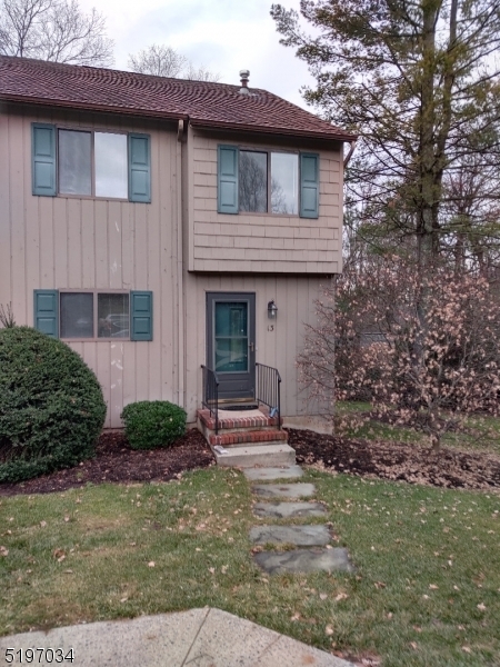 Property Photo:  13 Chestnut Ct  NJ 08829 