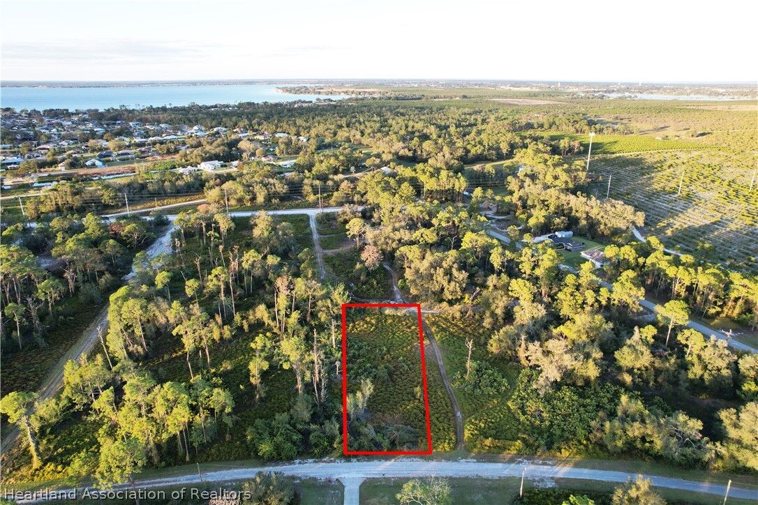 Property Photo:  558 Farrell Drive NE  FL 33852 