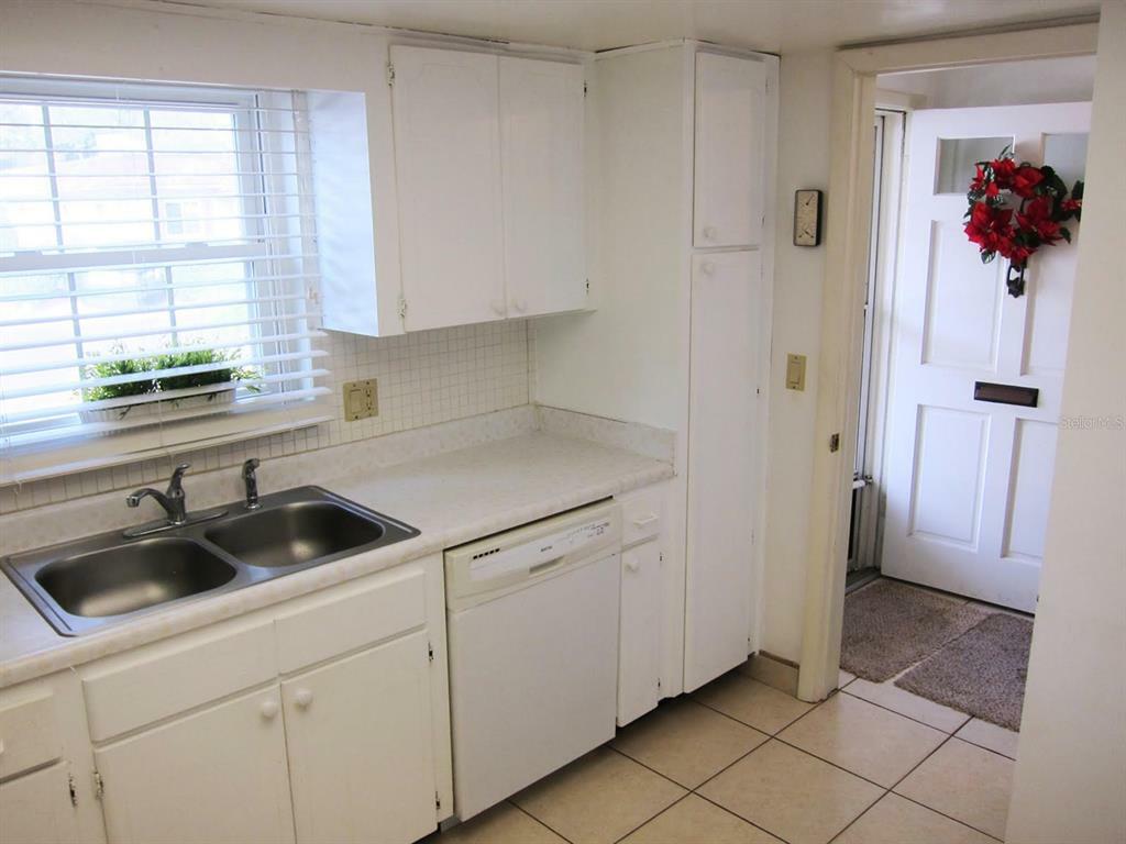 Property Photo: 1646 Lake Avenue 1 FL 33756